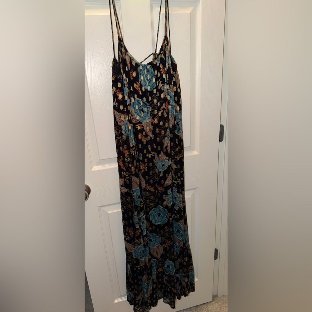 NATURAL LIFE Black and Blue Floral Maxi dress
